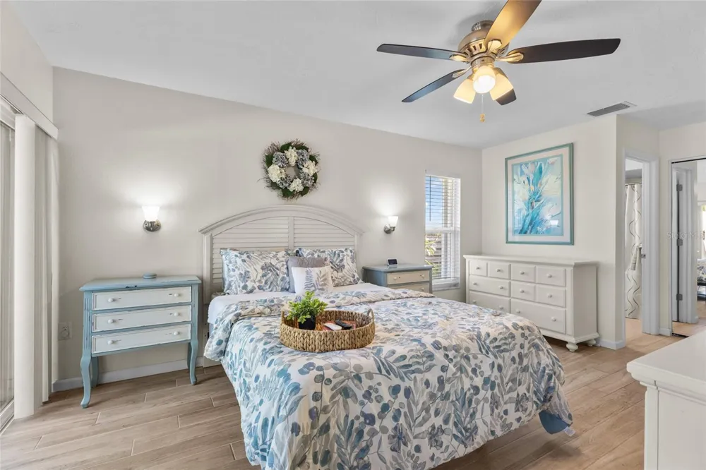 6640 WATERFORD LANE Sarasota, FL 34238