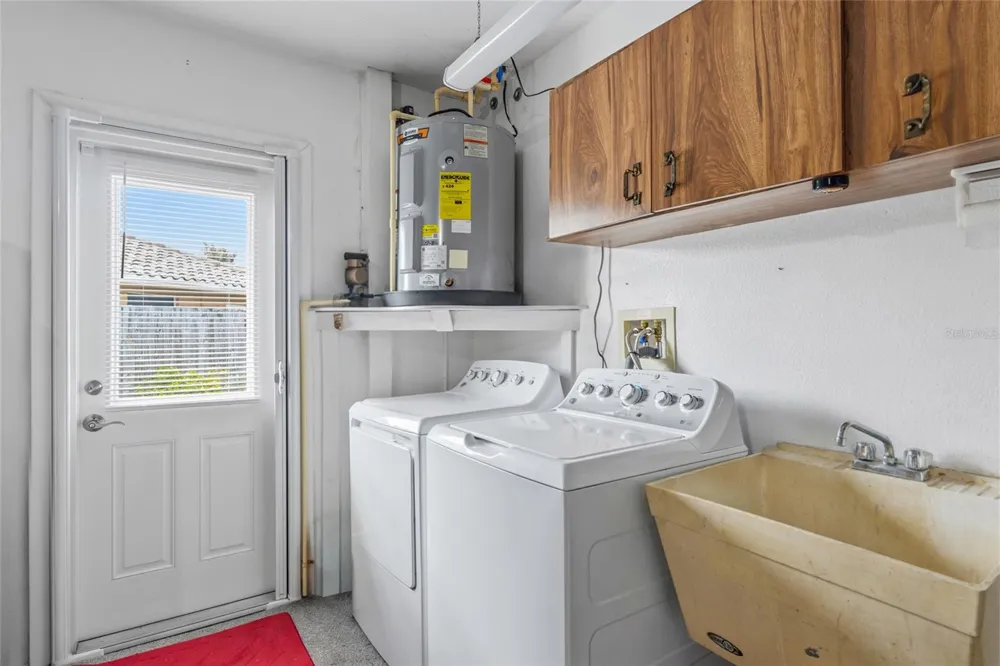 6640 WATERFORD LANE Sarasota, FL 34238