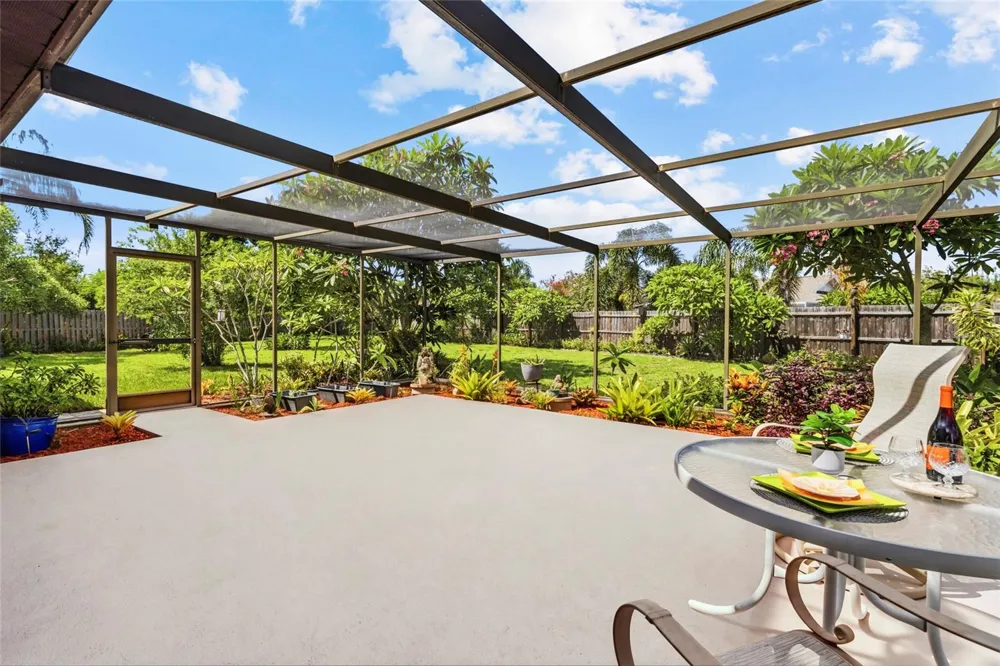 6640 WATERFORD LANE Sarasota, FL 34238