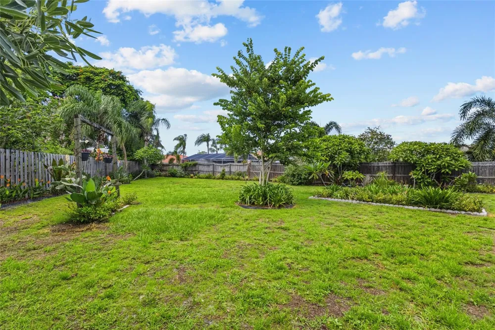6640 WATERFORD LANE Sarasota, FL 34238