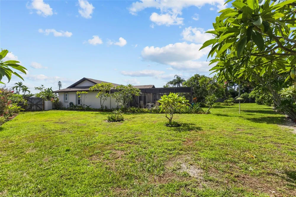 6640 WATERFORD LANE Sarasota, FL 34238