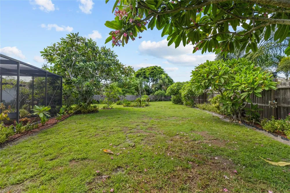 6640 WATERFORD LANE Sarasota, FL 34238