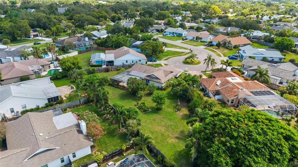 6640 WATERFORD LANE Sarasota, FL 34238