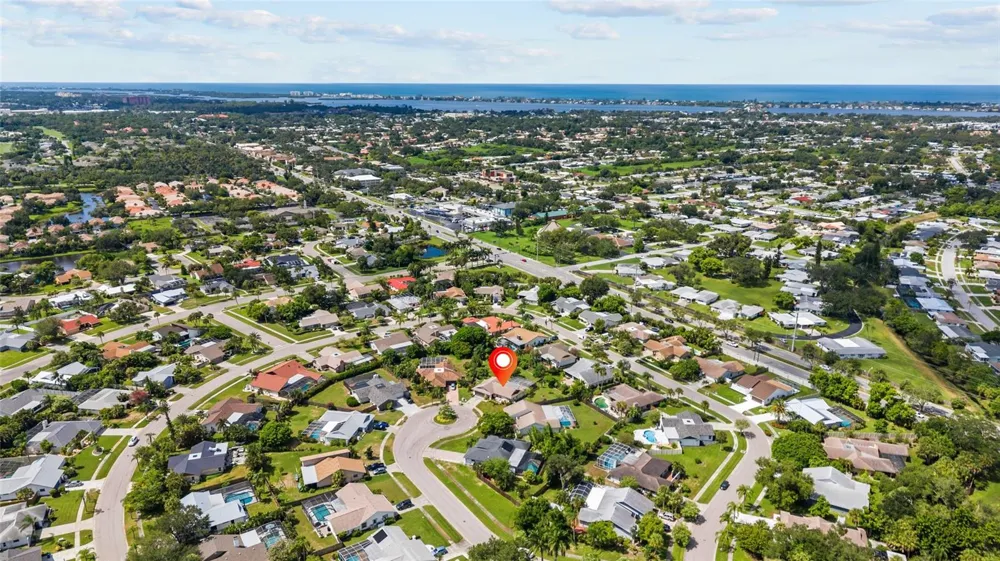 6640 WATERFORD LANE Sarasota, FL 34238
