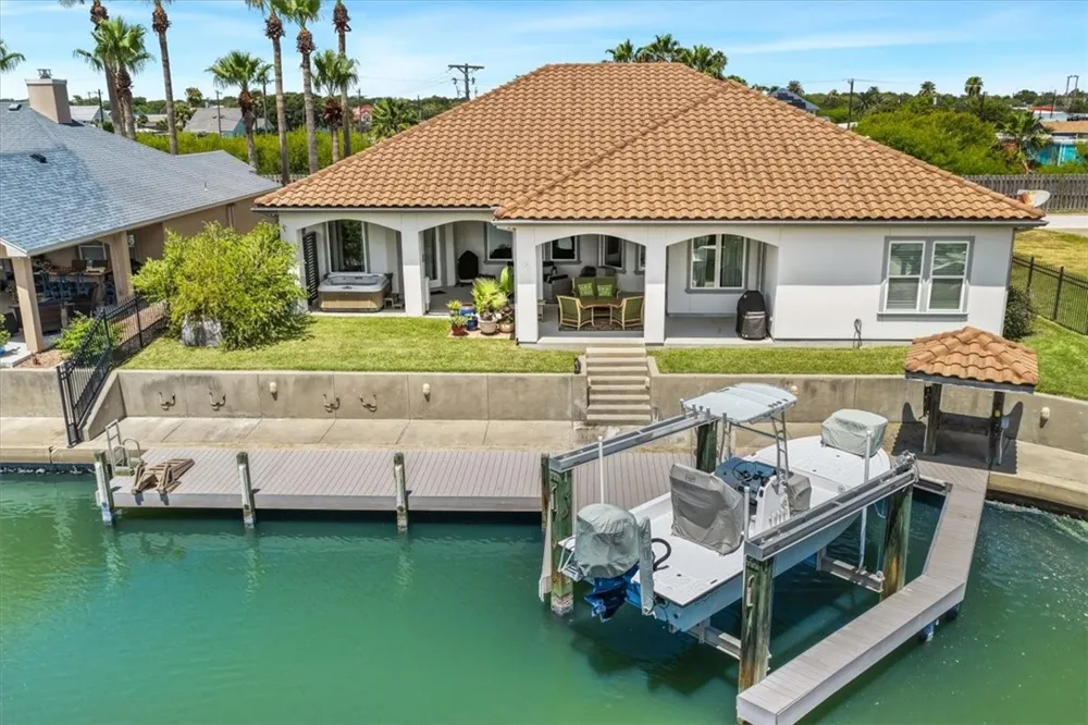 415 Porpoise Drive Aransas Pass, TX 78336