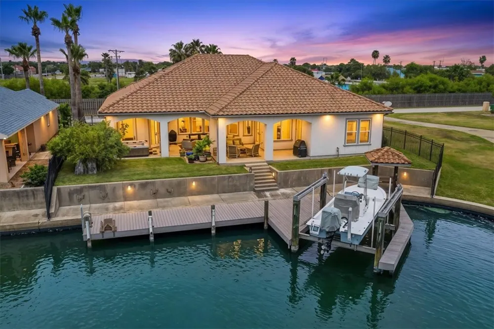 415 Porpoise Drive Aransas Pass, TX 78336