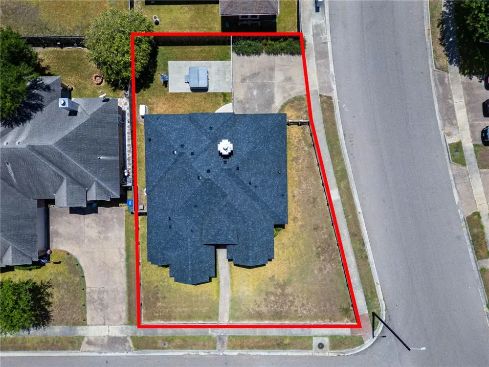 6821 Round Table Street Corpus Christi, TX 78414