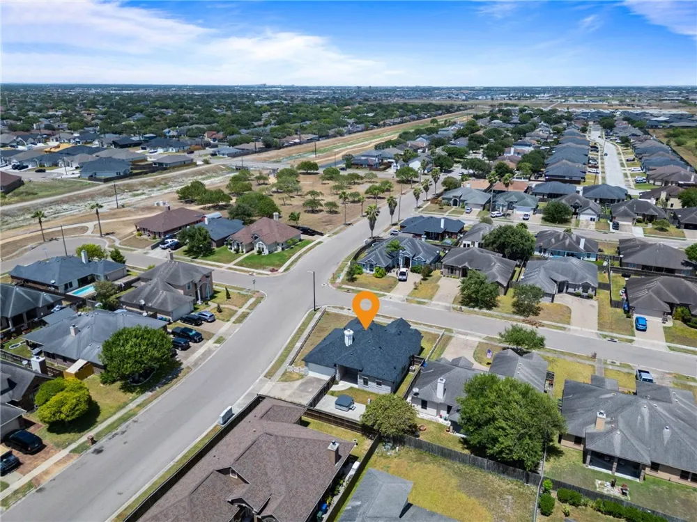 6821 Round Table Street Corpus Christi, TX 78414