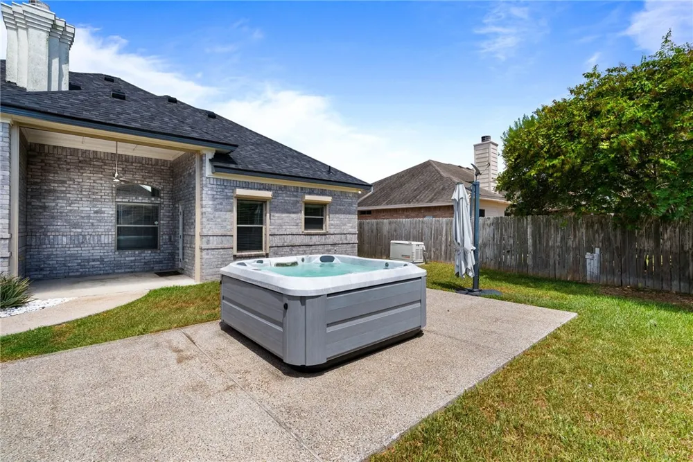 6821 Round Table Street Corpus Christi, TX 78414