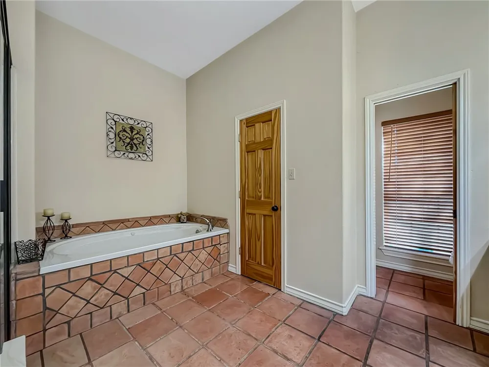 2204 Angel Court Corpus Christi, TX 78415