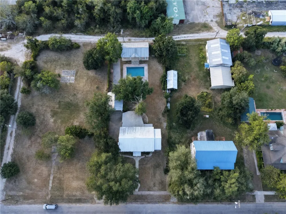 205 E Cleveland Street Beeville, TX 78102