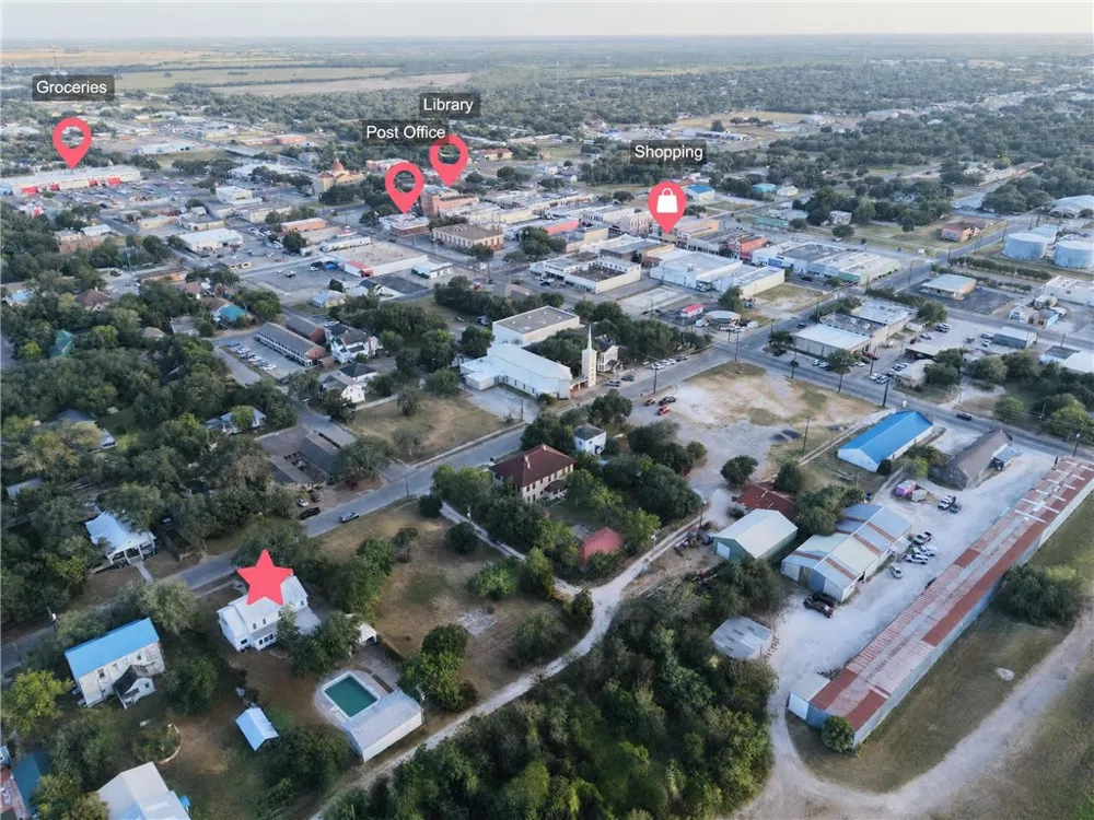 205 E Cleveland Street Beeville, TX 78102