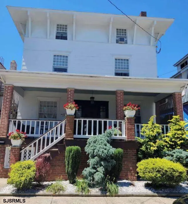 24 S Vassar Sq Ventnor, NJ 08406