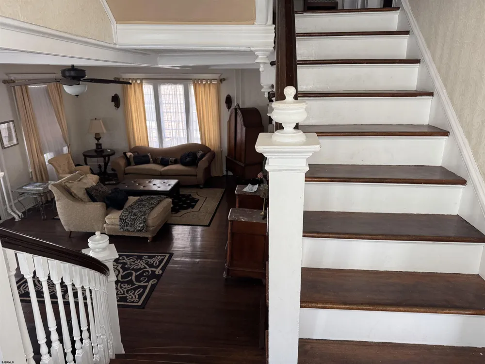 24 S Vassar Sq Ventnor, NJ 08406