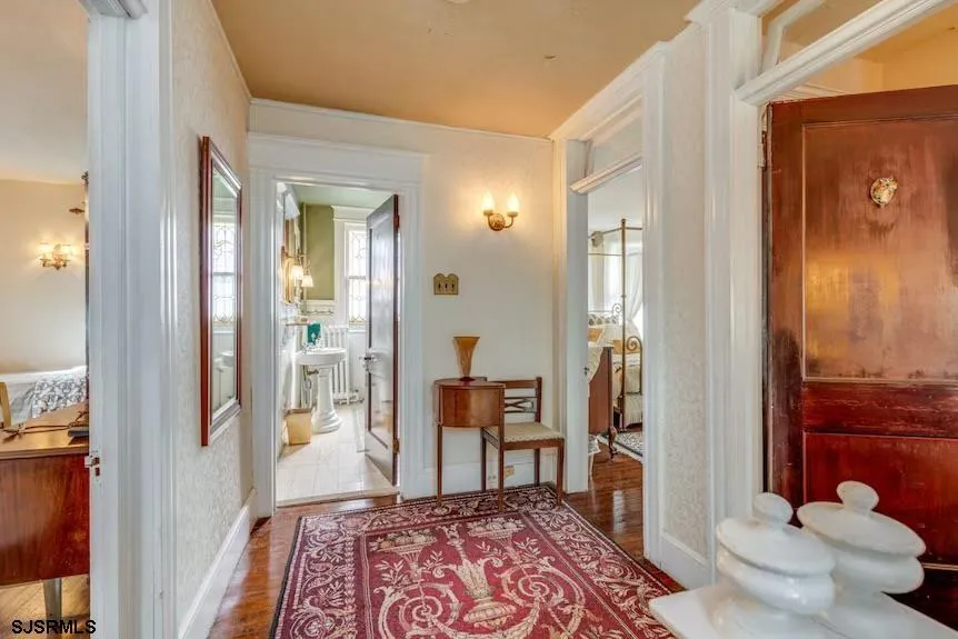 24 S Vassar Sq Ventnor, NJ 08406