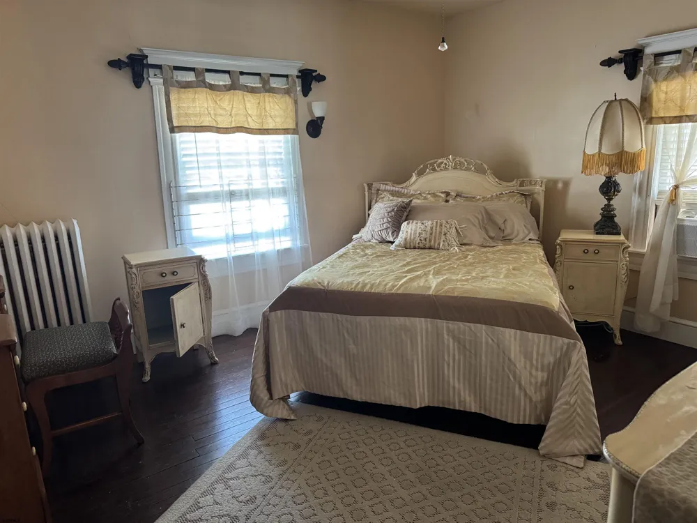 24 S Vassar Sq Ventnor, NJ 08406
