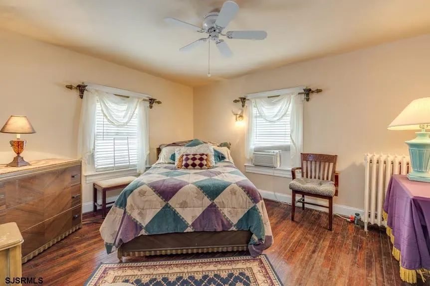 24 S Vassar Sq Ventnor, NJ 08406