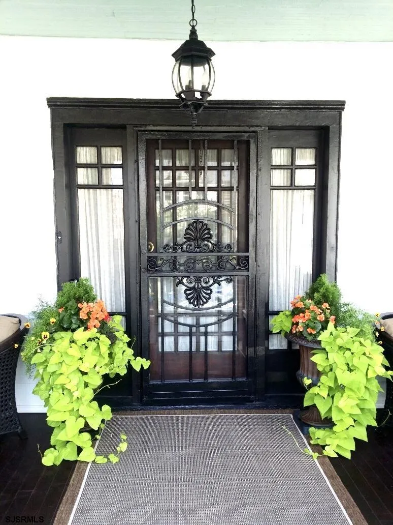 24 S Vassar Sq Ventnor, NJ 08406