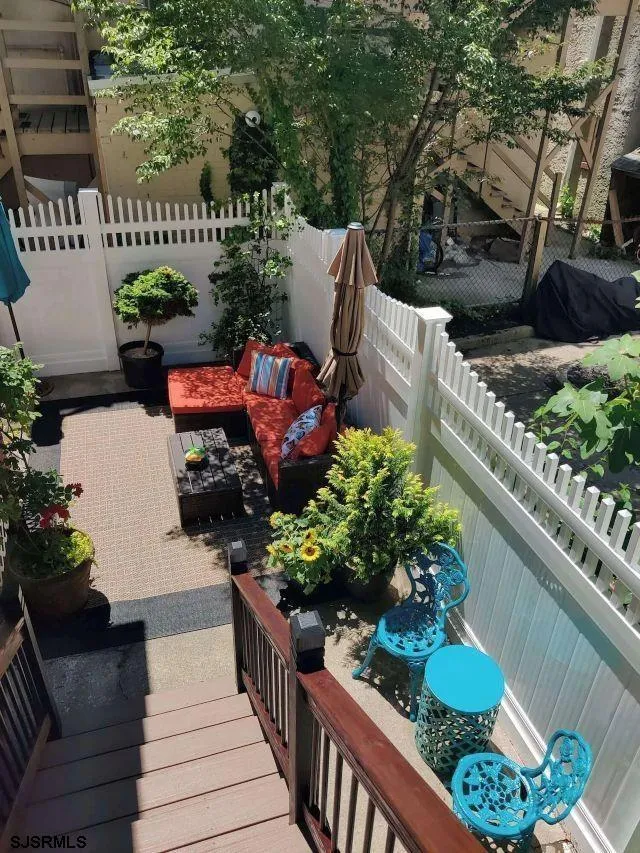 24 S Vassar Sq Ventnor, NJ 08406