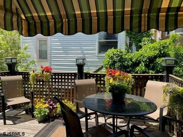 24 S Vassar Sq Ventnor, NJ 08406