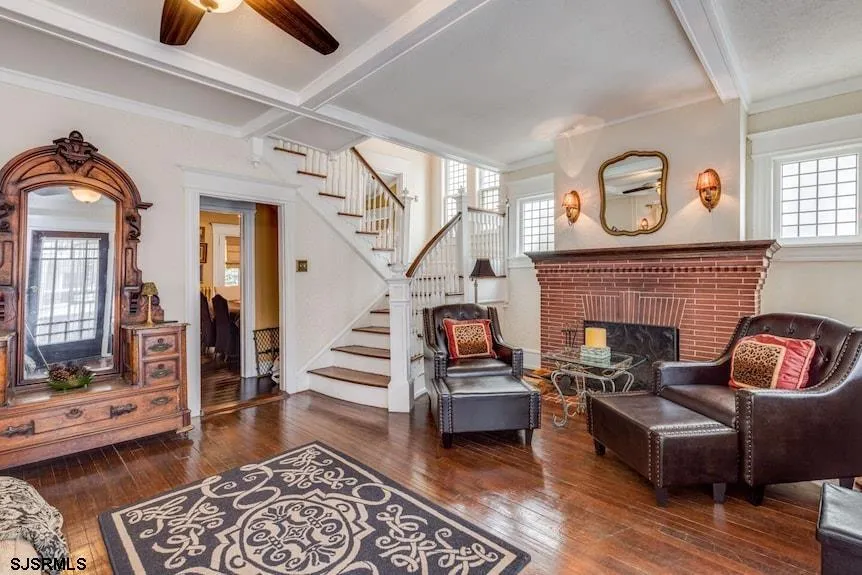 24 S Vassar Sq Ventnor, NJ 08406