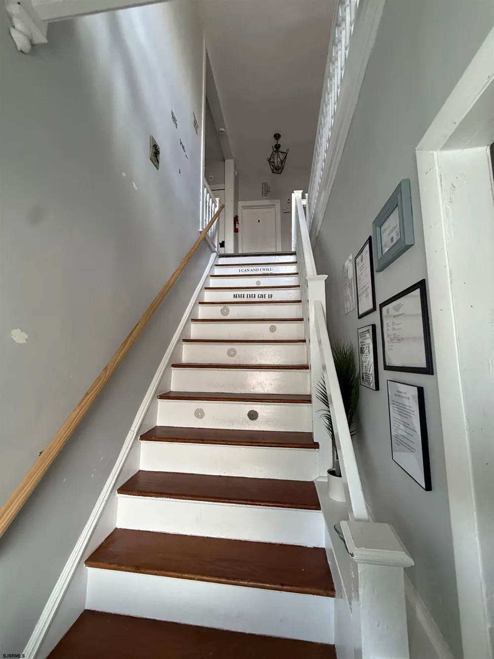 1049 Maple Ave Linwood, NJ 08221