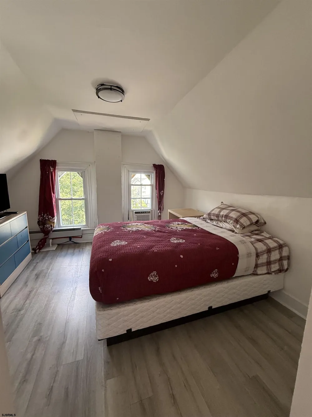 1049 Maple Ave Linwood, NJ 08221