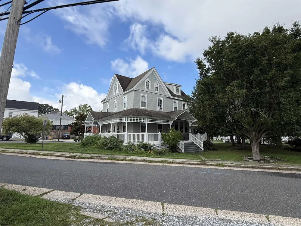1049 Maple Ave Linwood, NJ 08221