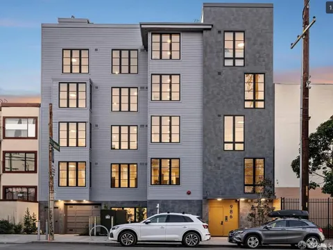 986 S Van Ness Avenue ##302