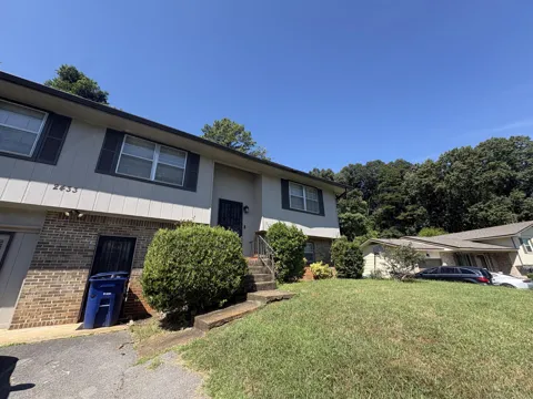2433 Meade Circle