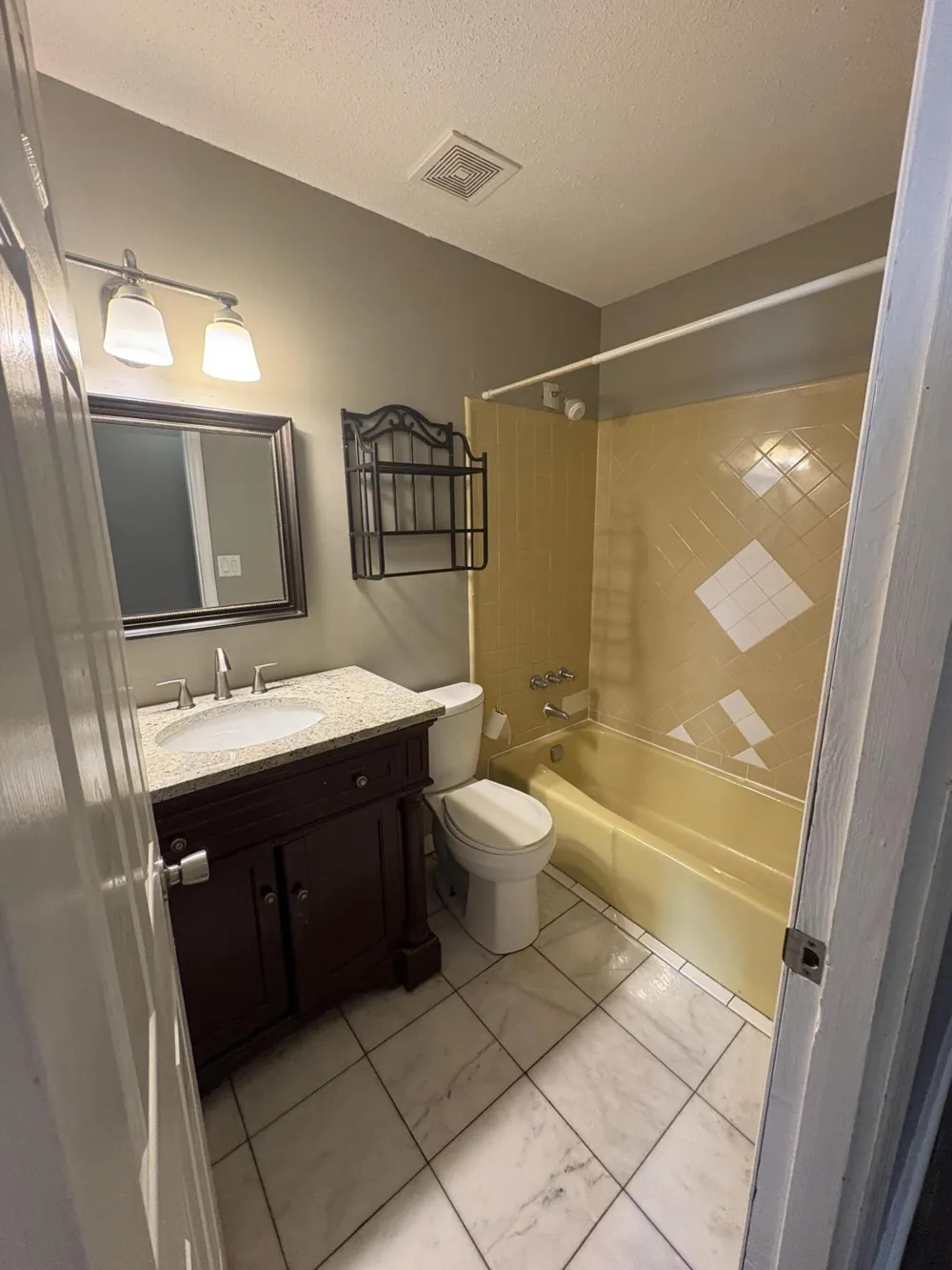 2433 Meade Circle Chattanooga, TN 37406