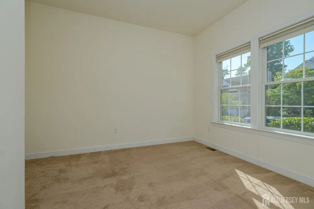 9 Comstock Lane Montgomery, NJ 08558