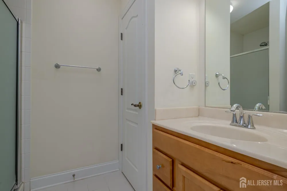 9 Comstock Lane Montgomery, NJ 08558