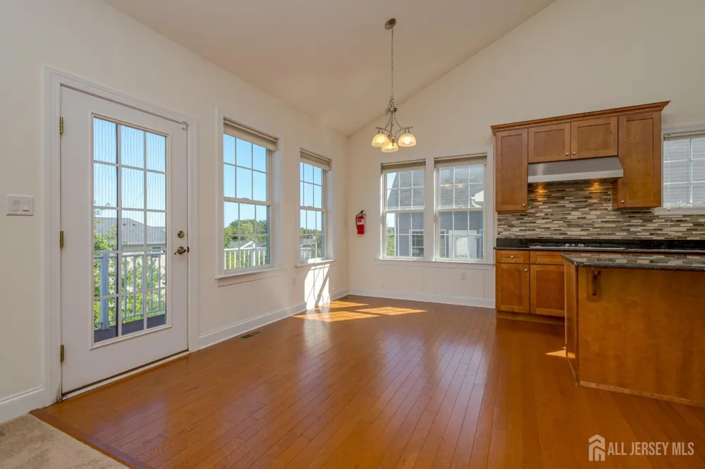 9 Comstock Lane Montgomery, NJ 08558
