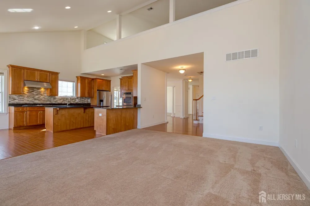 9 Comstock Lane Montgomery, NJ 08558