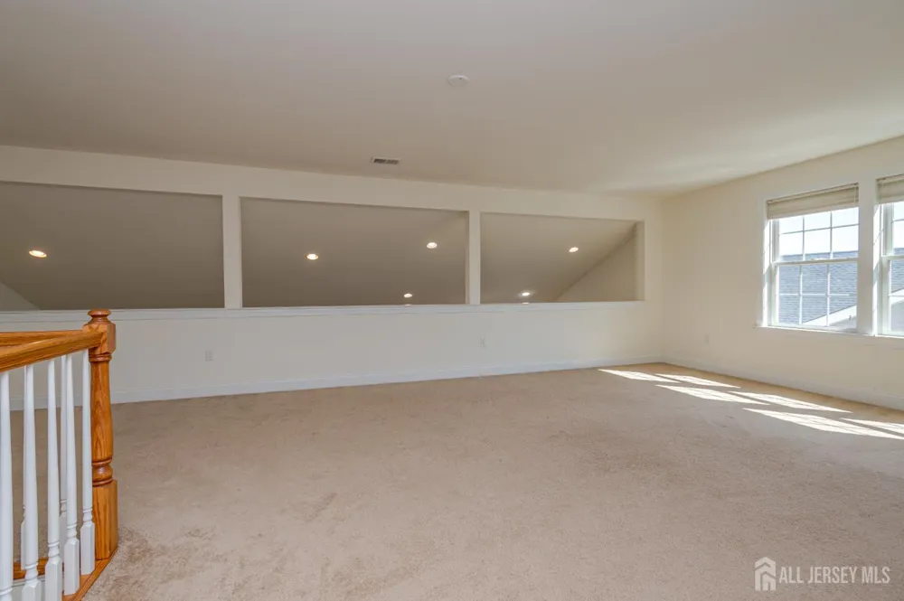 9 Comstock Lane Montgomery, NJ 08558