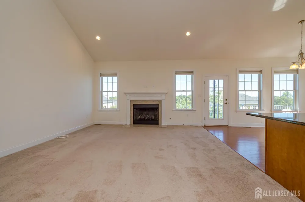 9 Comstock Lane Montgomery, NJ 08558