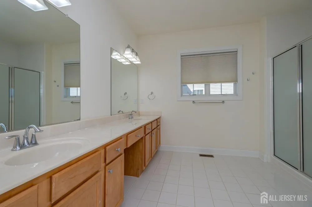 9 Comstock Lane Montgomery, NJ 08558