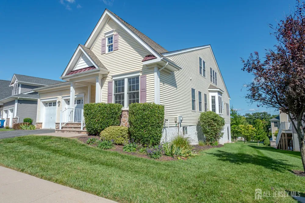 9 Comstock Lane Montgomery, NJ 08558