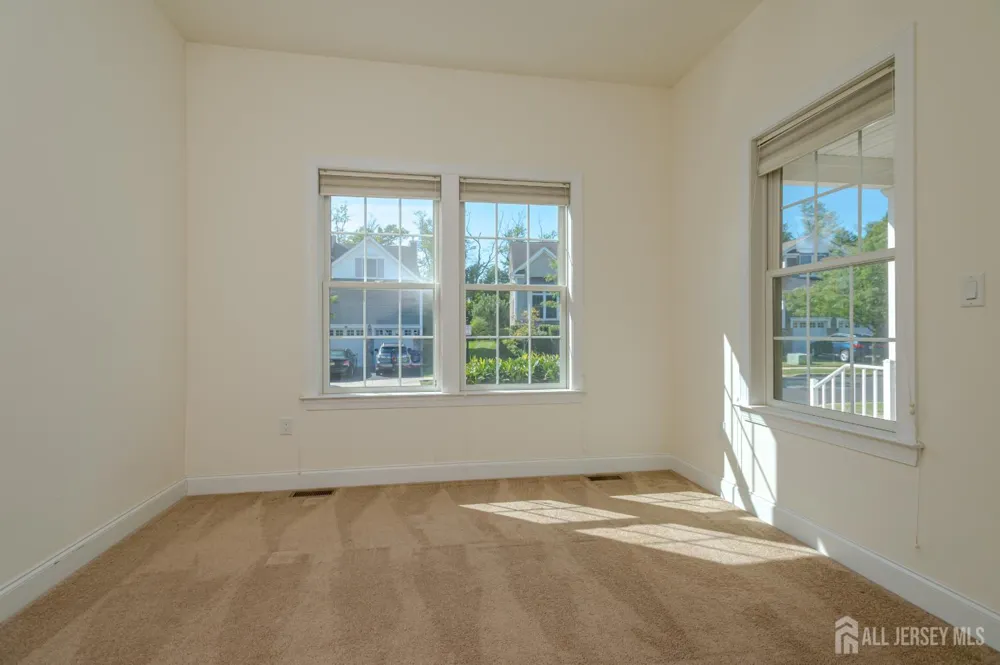 9 Comstock Lane Montgomery, NJ 08558
