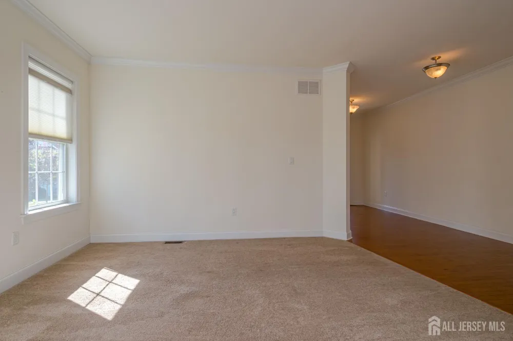 9 Comstock Lane Montgomery, NJ 08558