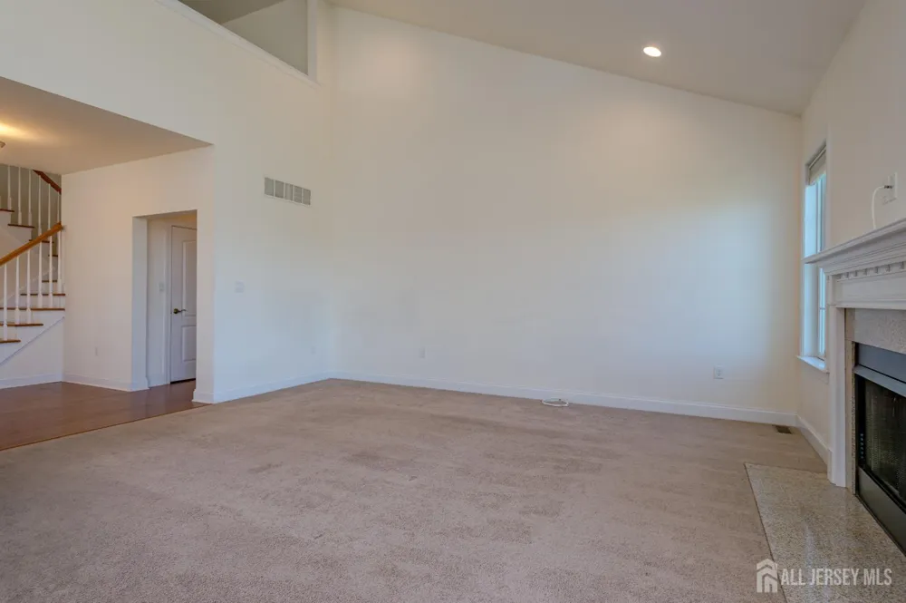 9 Comstock Lane Montgomery, NJ 08558