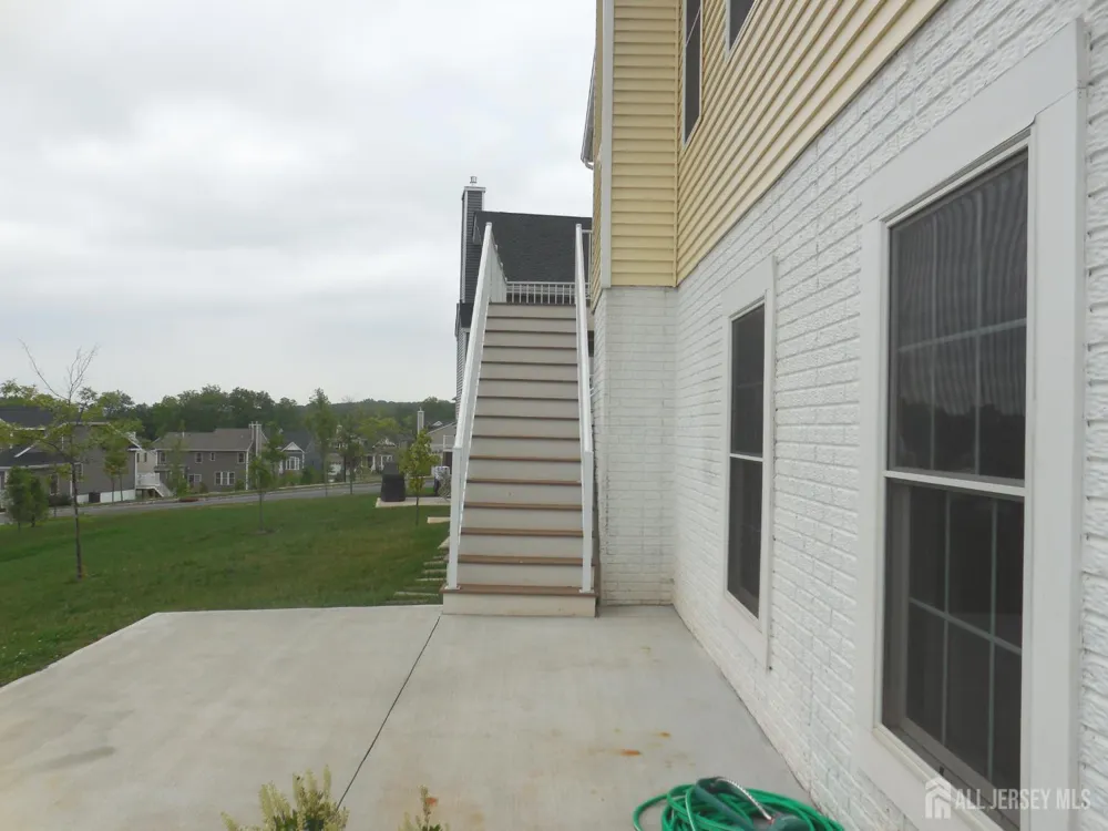 9 Comstock Lane Montgomery, NJ 08558