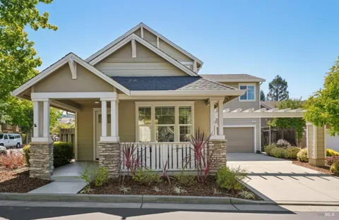 3 Buckhorn Court