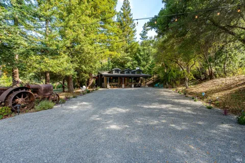 3588 Silverado Trail