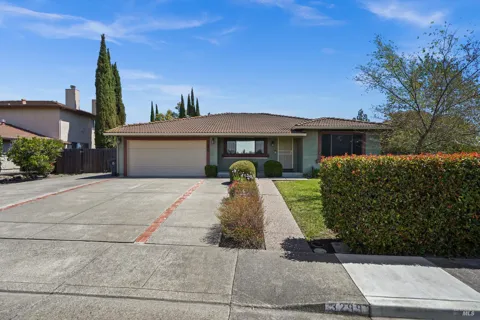 3299 Mustang Circle