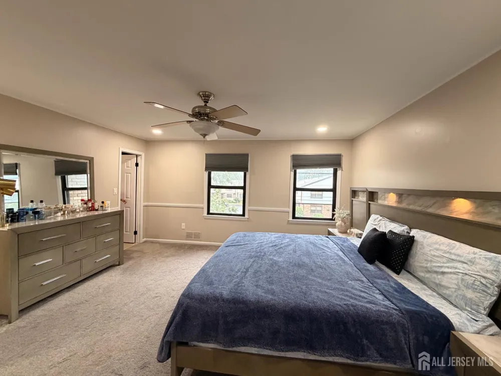 130 Highview Drive Woodbridge Proper, NJ 07095