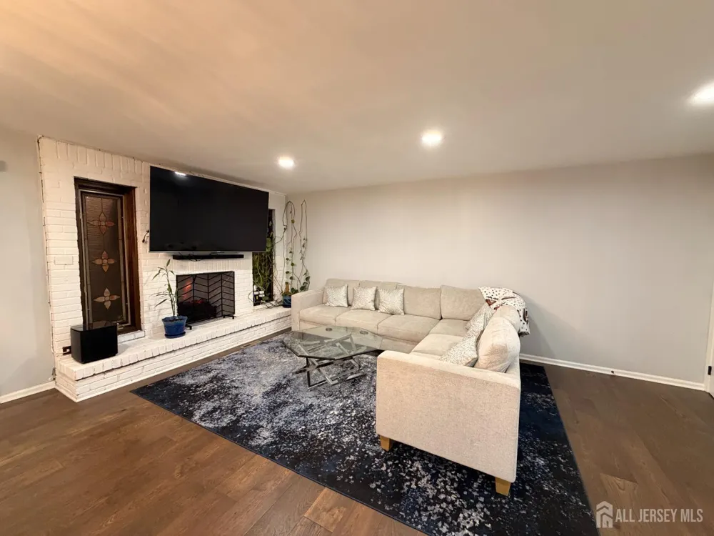130 Highview Drive Woodbridge Proper, NJ 07095