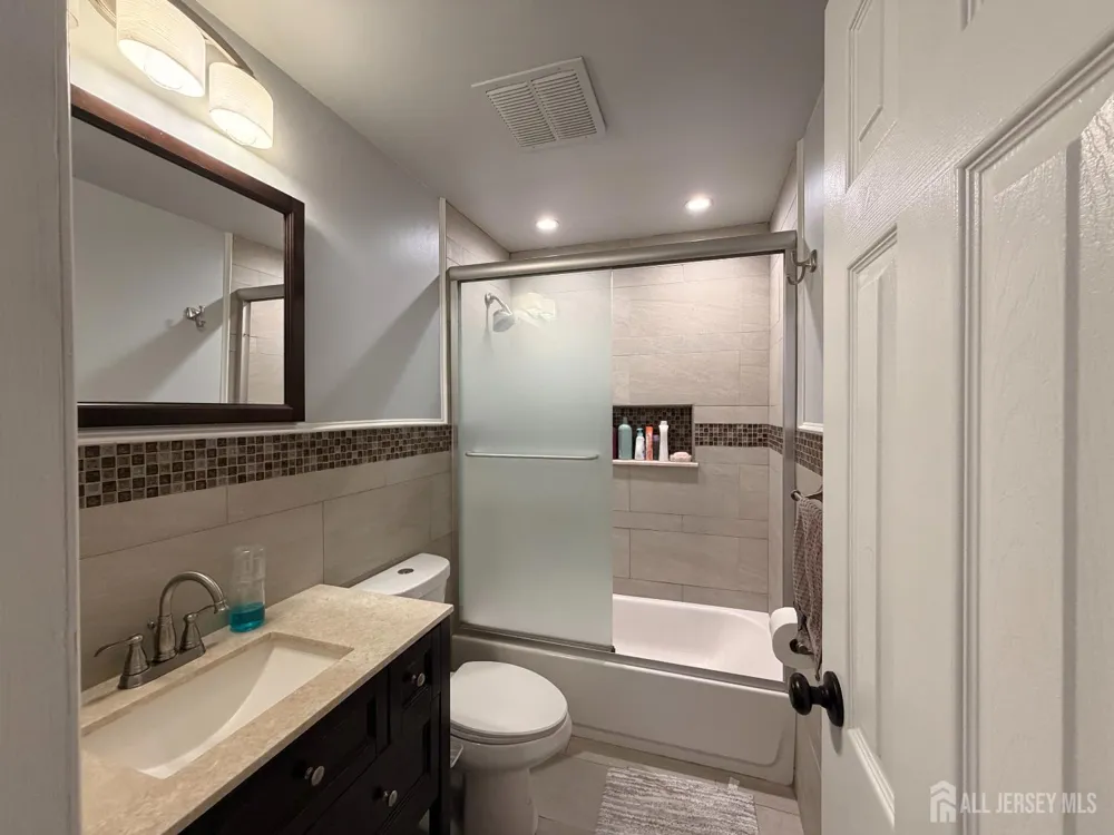130 Highview Drive Woodbridge Proper, NJ 07095