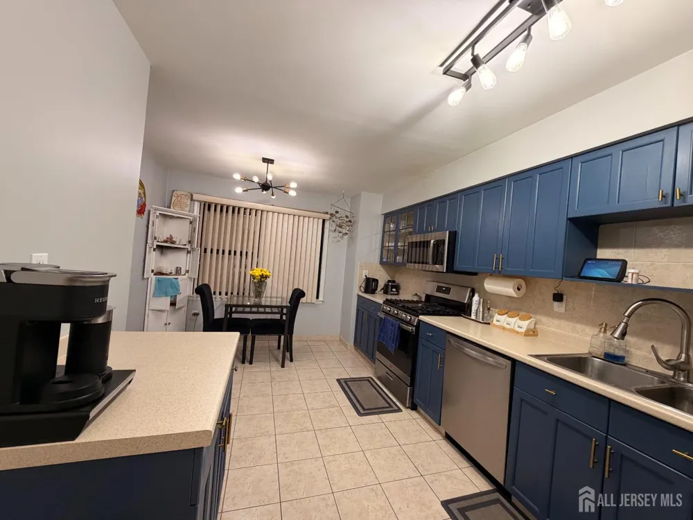 130 Highview Drive Woodbridge Proper, NJ 07095